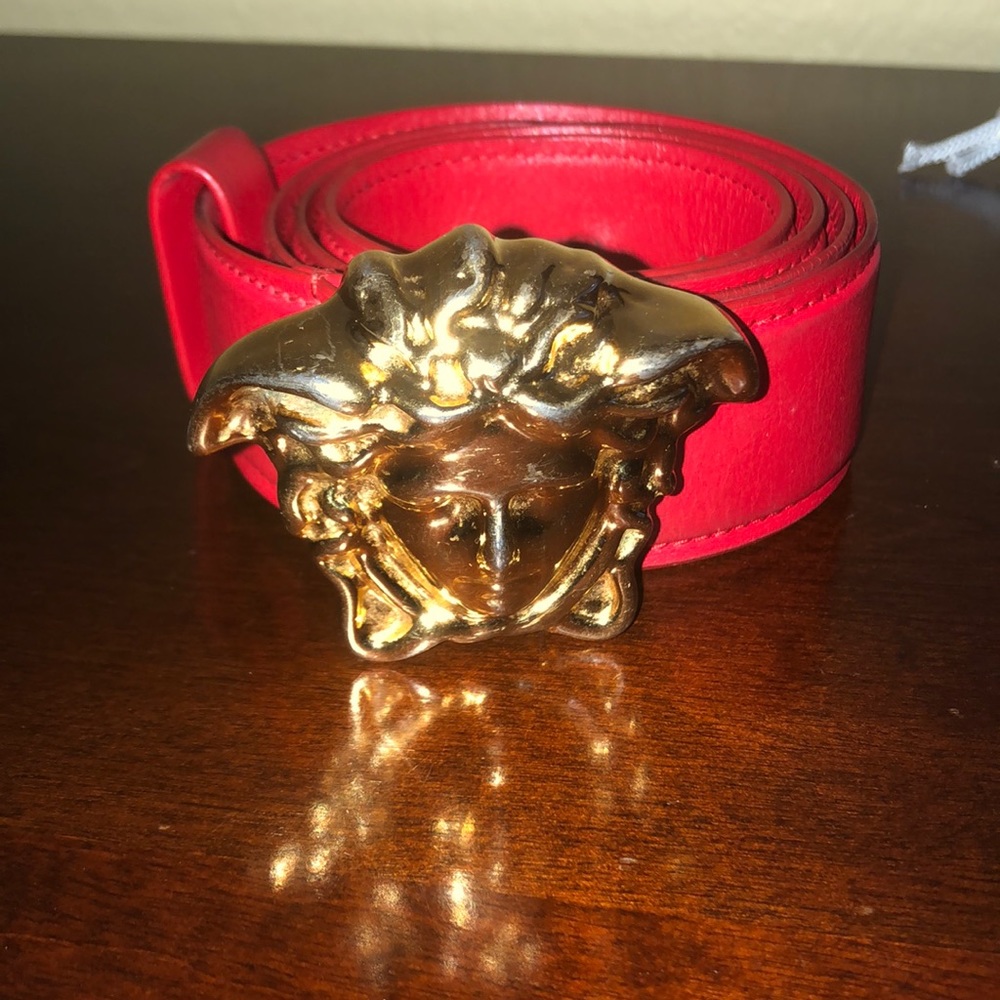 [ Versace ] Red Versace belt with gold buckle